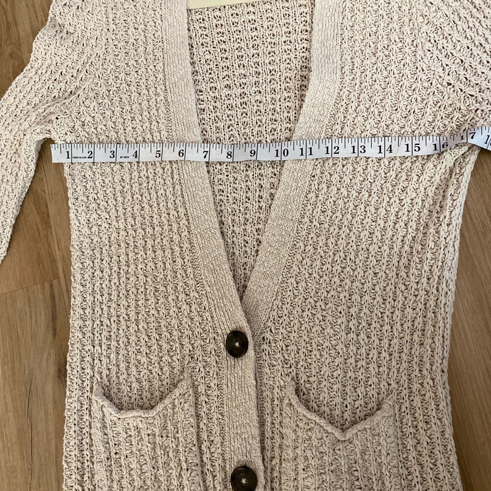 ❤️‍🔥❤️‍🔥Hollister Bohemian Creamy Tan Knit Buttoned Longer Beach Shabby Cardigan - Picture 5 of 6